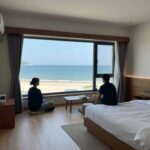 아스테리아 펜션 오션뷰 객실 내부 바다 풍경