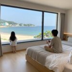 포항 바다펜션 슬로우오션 스네일D 객실 내부와 월풀 전경